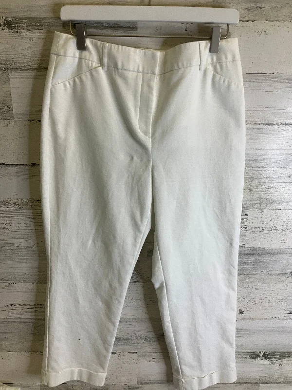 Pants Cropped By Chicos In White, Size: 10